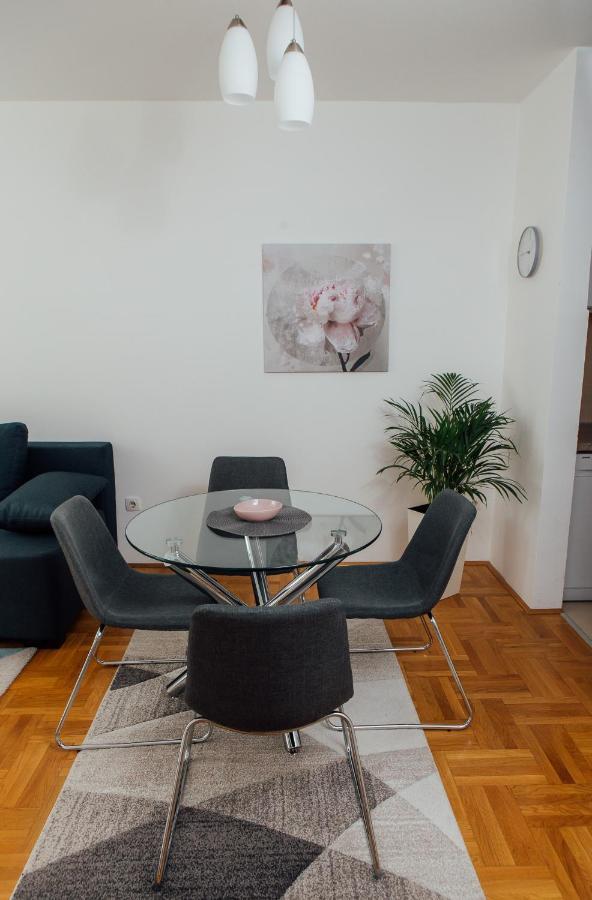 Suite Dreams Valjevo Buitenkant foto